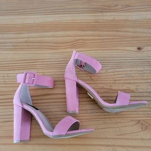 Pink heels size 8 like new!